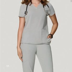Mandala scrub jogger pants (L) and scrub top (M) in color cloud